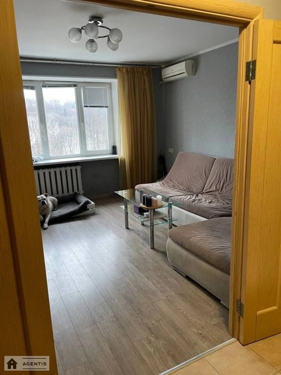 Сдам квартиру 2 комнаты, 50 m², 9 эт./9 этажей. 15, Петропавловская 15, Киев. 