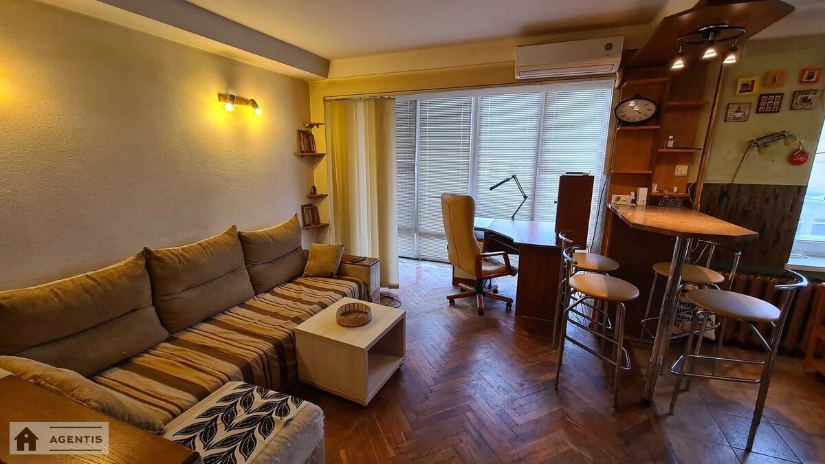 Apartment for rent 2 rooms, 50 m², 8th fl./8 floors. 45, Velyka Vaselkivska 45, Kyiv. 