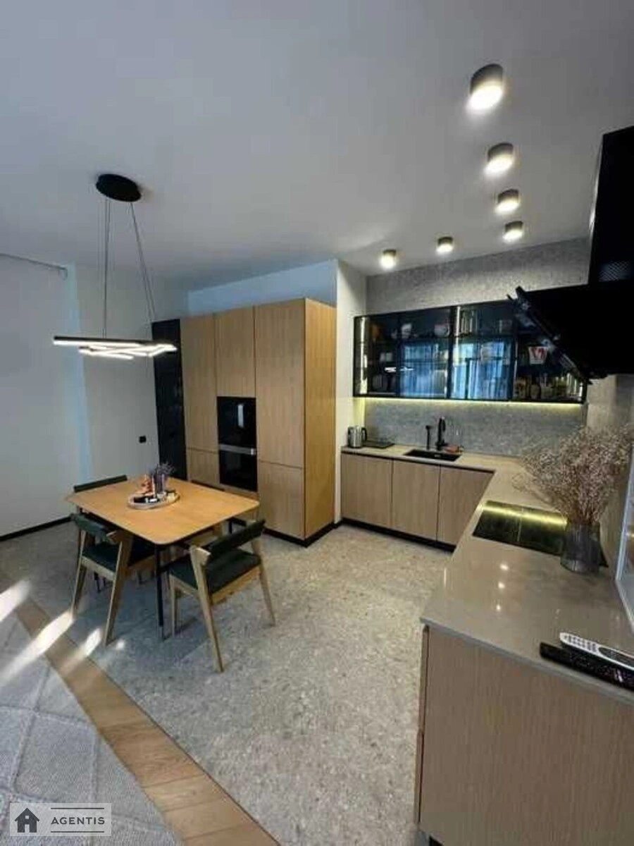 Apartment for rent 3 rooms, 90 m², 7th fl./17 floors. 44, Sichovyh Strliltsiv 44, Kyiv. 