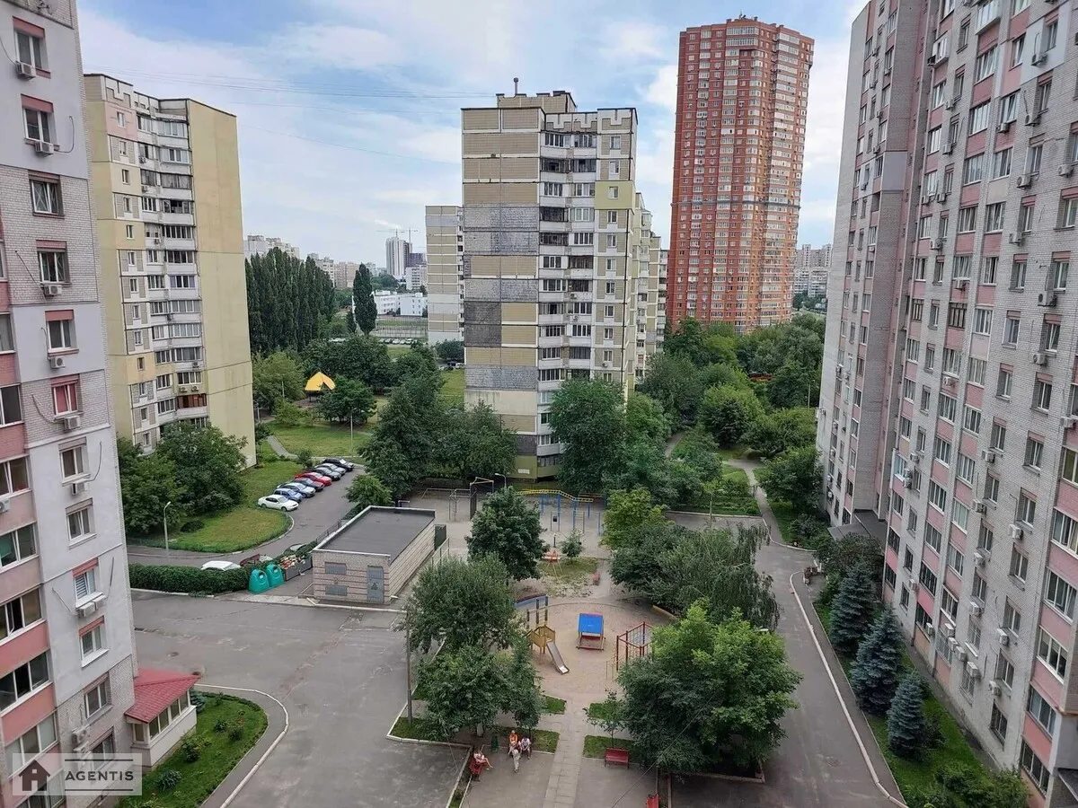 Сдам квартиру 1 комната, 45 m², 9 эт./16 этажей. Ревуцкого, Киев. 