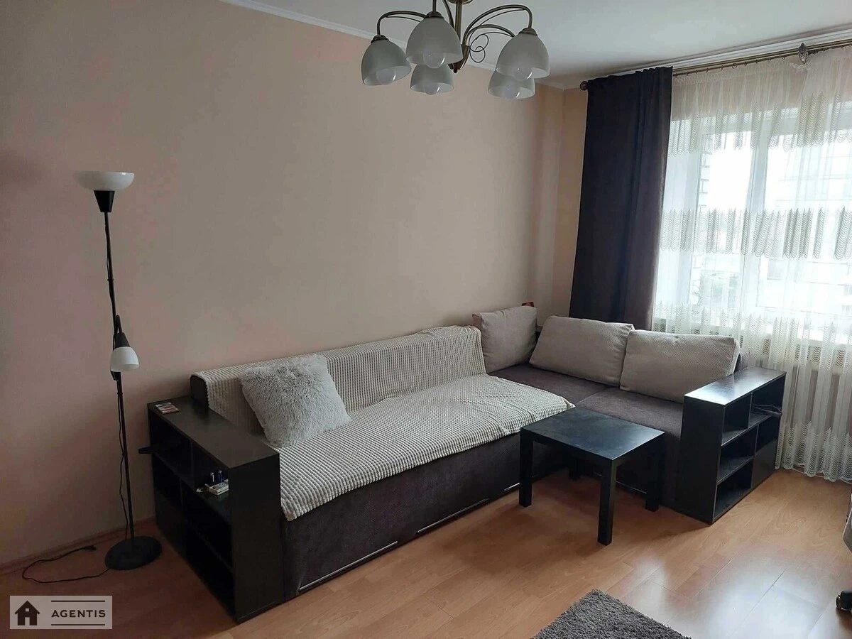 Apartment for rent 1 room, 45 m², 9th fl./16 floors. Revutckogo, Kyiv. 