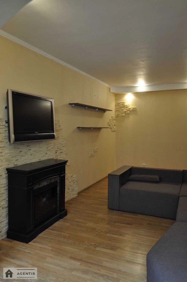 Apartment for rent 2 rooms, 76 m², 1st fl./16 floors. 37, Pravdy 37, Kyiv. 