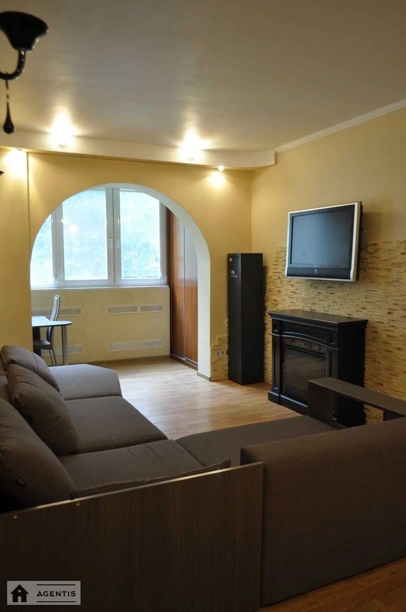 Apartment for rent 2 rooms, 76 m², 1st fl./16 floors. 37, Pravdy 37, Kyiv. 