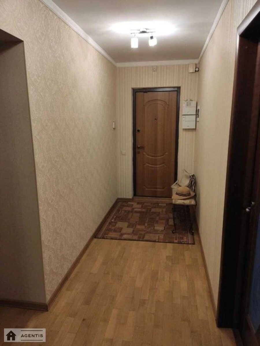 Apartment for rent 3 rooms, 90 m², 1st fl./9 floors. 7, Golosiyivskiy 7, Kyiv. 