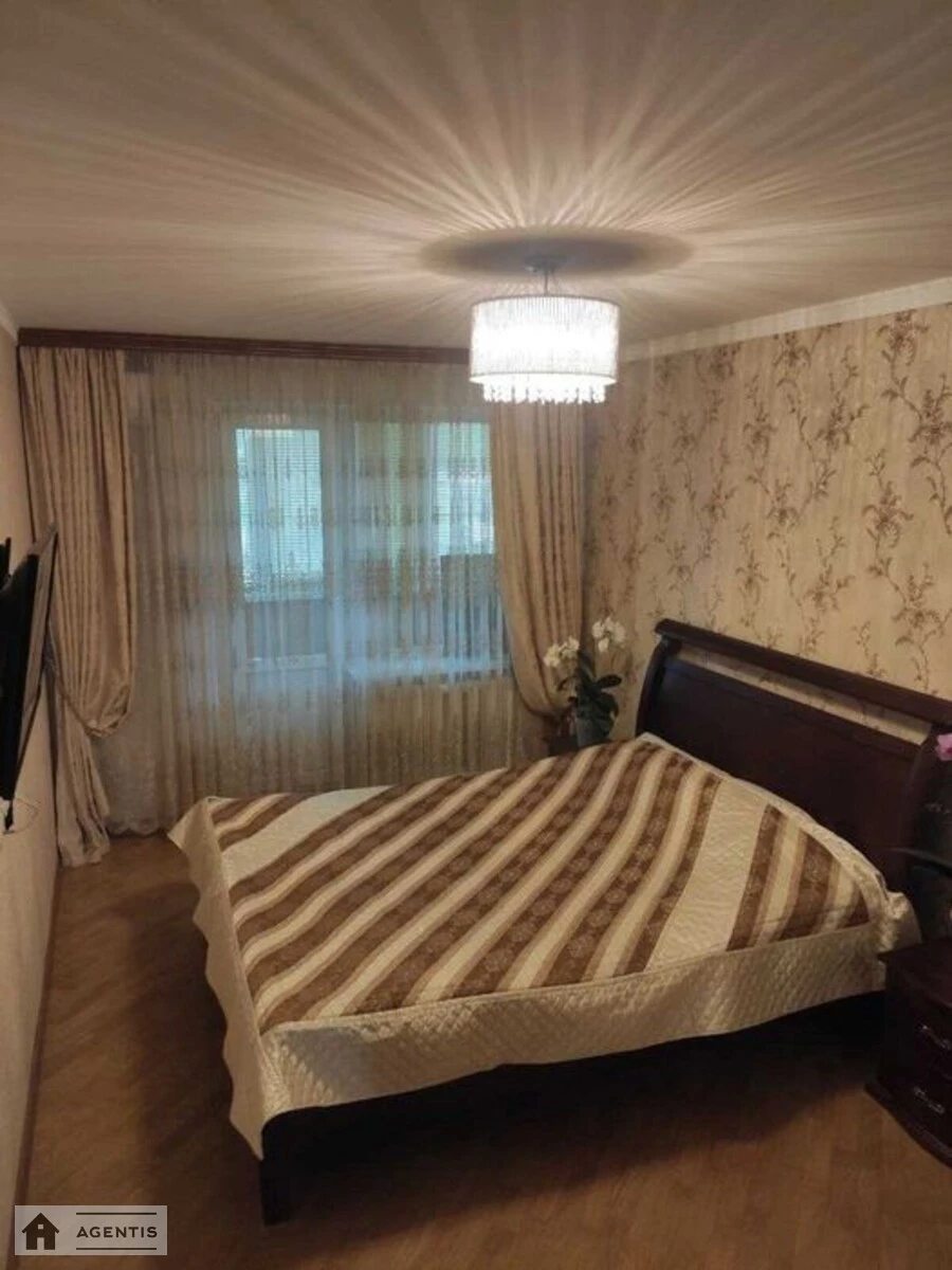 Apartment for rent 3 rooms, 90 m², 1st fl./9 floors. 7, Golosiyivskiy 7, Kyiv. 