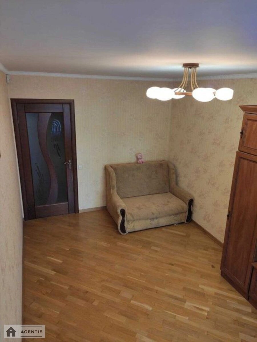 Apartment for rent 3 rooms, 90 m², 1st fl./9 floors. 7, Golosiyivskiy 7, Kyiv. 