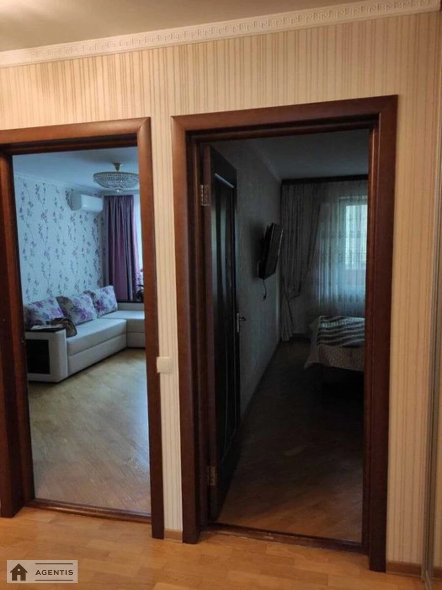 Apartment for rent 3 rooms, 90 m², 1st fl./9 floors. 7, Golosiyivskiy 7, Kyiv. 