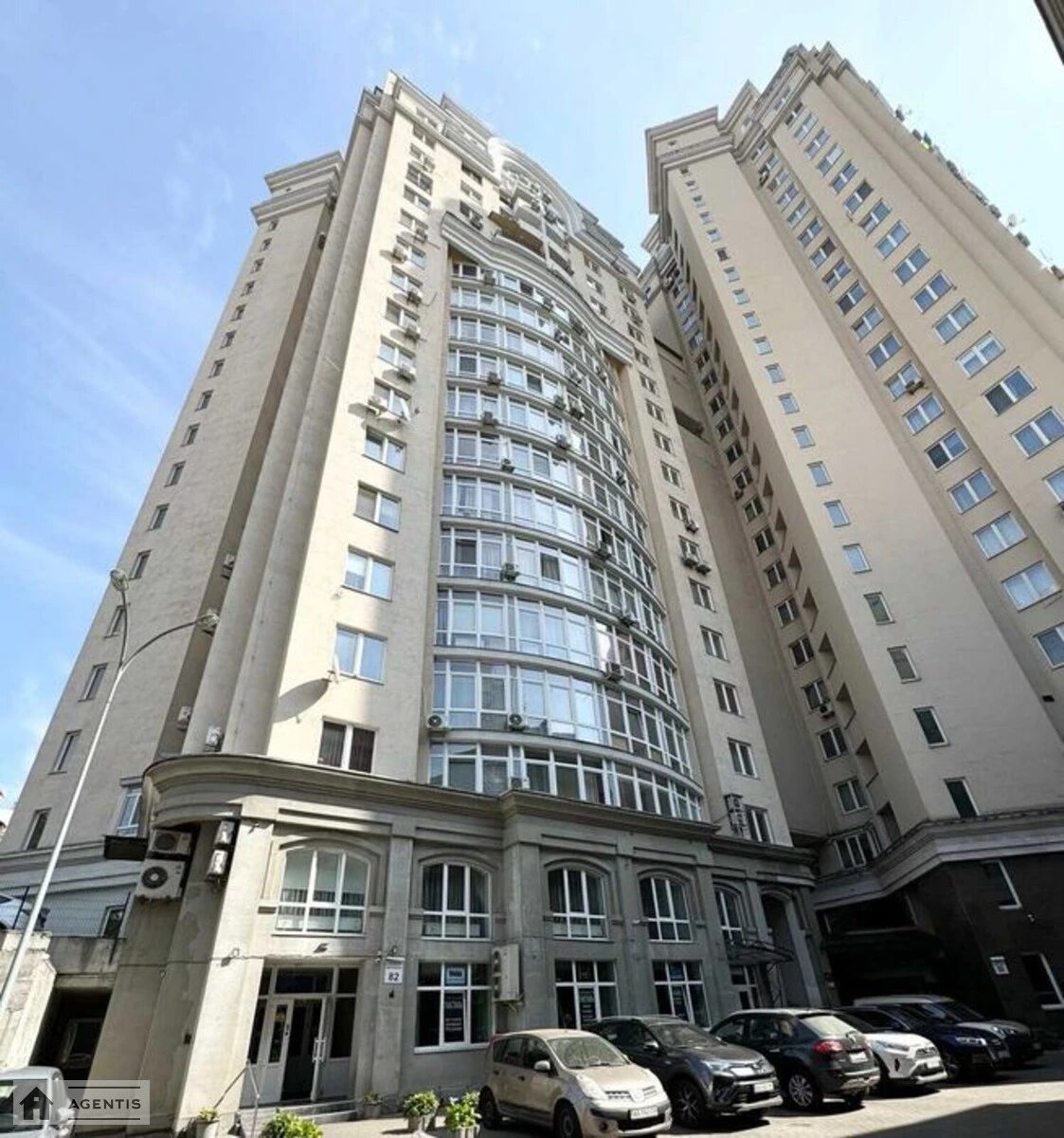 Сдам квартиру 1 комната, 48 m², 7 эт./24 этажа. 82, Дмитриевская 82, Киев. 