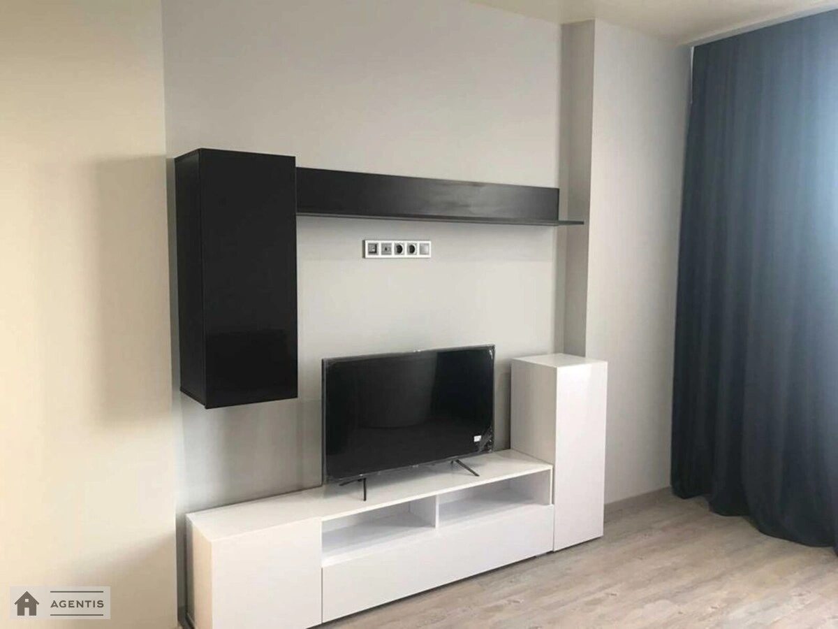 Сдам квартиру 1 комната, 38 m², 8 эт./22 этажа. Дарницкий район, Киев. 