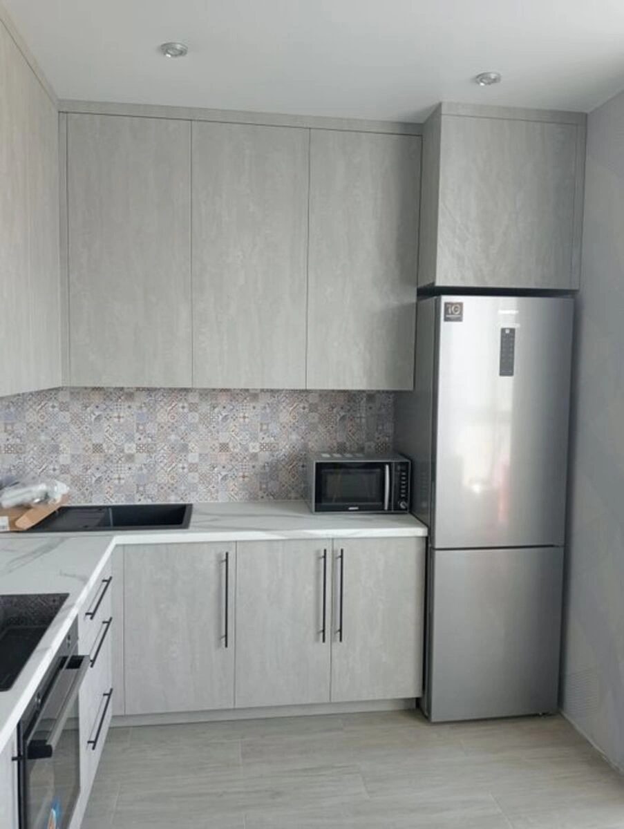 Сдам квартиру 1 комната, 39 m², 12 эт./14 этажей. Івана Виговського вул. (Маршала Гречка), Киев. 