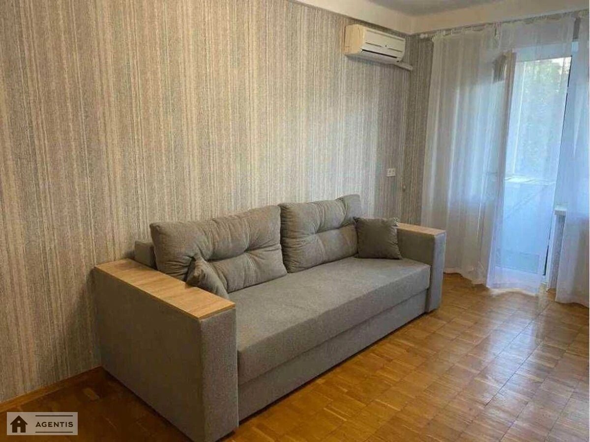 Apartment for rent 1 room, 38 m², 4th fl./10 floors. 85, Mykoly Zakrevskoho vul., Kyiv. 