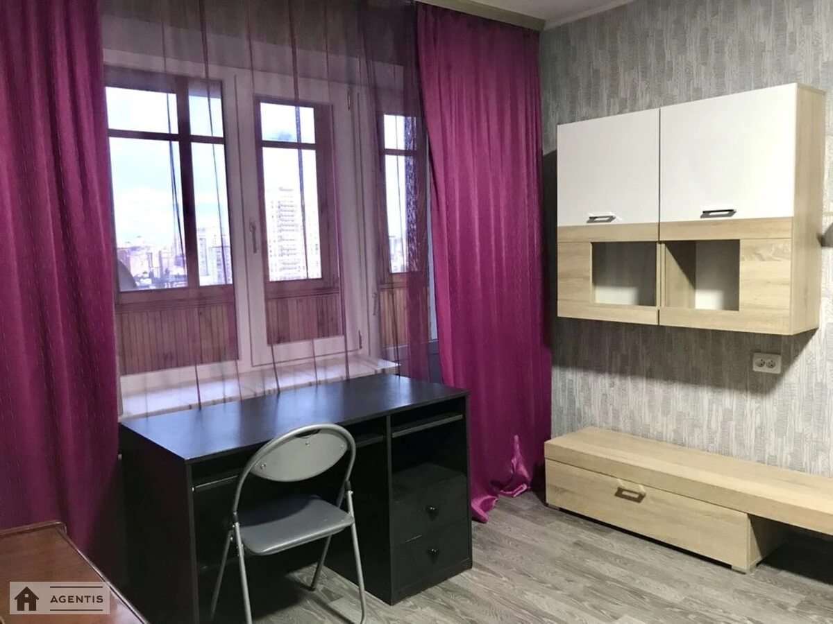 Сдам квартиру 2 комнаты, 56 m², 13 эт./16 этажей. 7, Герцена 7, Киев. 