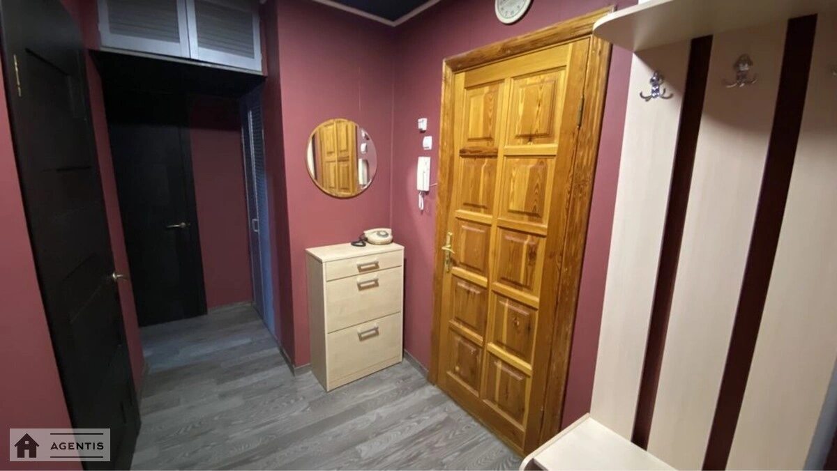 Сдам квартиру 2 комнаты, 56 m², 13 эт./16 этажей. 7, Герцена 7, Киев. 