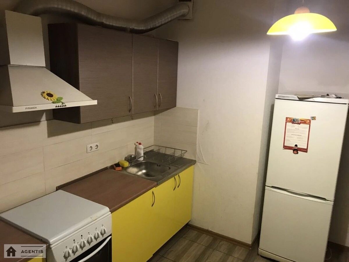 Здам квартиру 1 кімната, 57 m², 7 пов./16 поверхів. 46, Любомира Гузара просп. (Космонавта Комарова), Київ. 