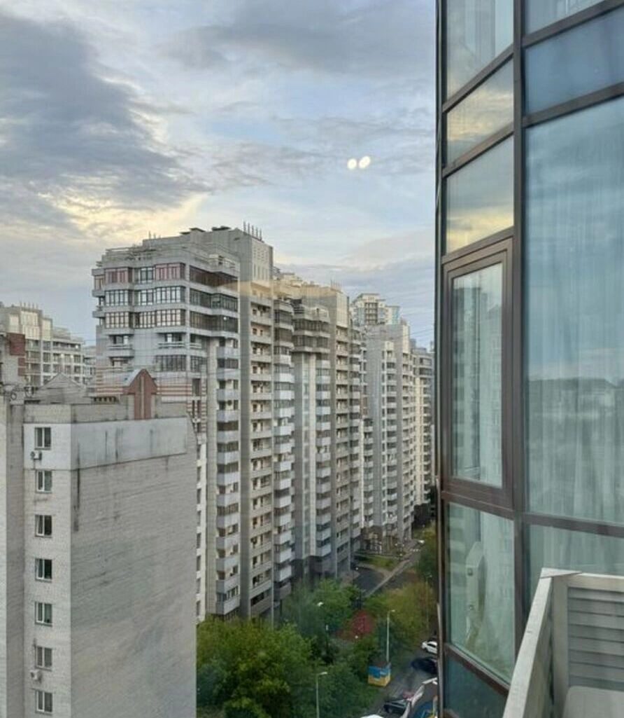 Apartment for rent 1 room, 56 m², 10th fl./23 floors. 2, Andriya Verkhohlyada vul. Mykhayla Drahomirova, Kyiv. 