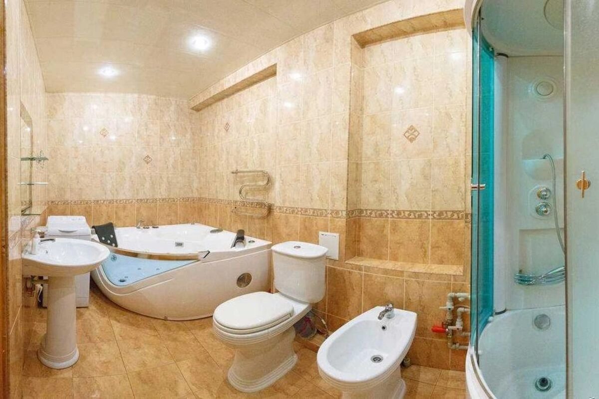 Apartment for rent 3 rooms, 140 m², 3rd fl./5 floors. 34, Shota Rustaveli vul., Kyiv. 