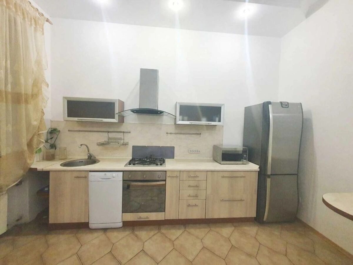 Apartment for rent 3 rooms, 140 m², 3rd fl./5 floors. 34, Shota Rustaveli vul., Kyiv. 