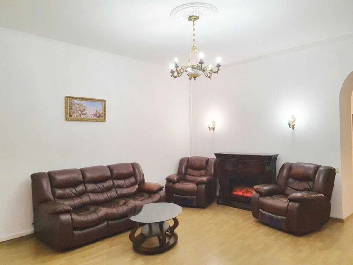 Apartment for rent 3 rooms, 140 m², 3rd fl./5 floors. 34, Shota Rustaveli vul., Kyiv. 