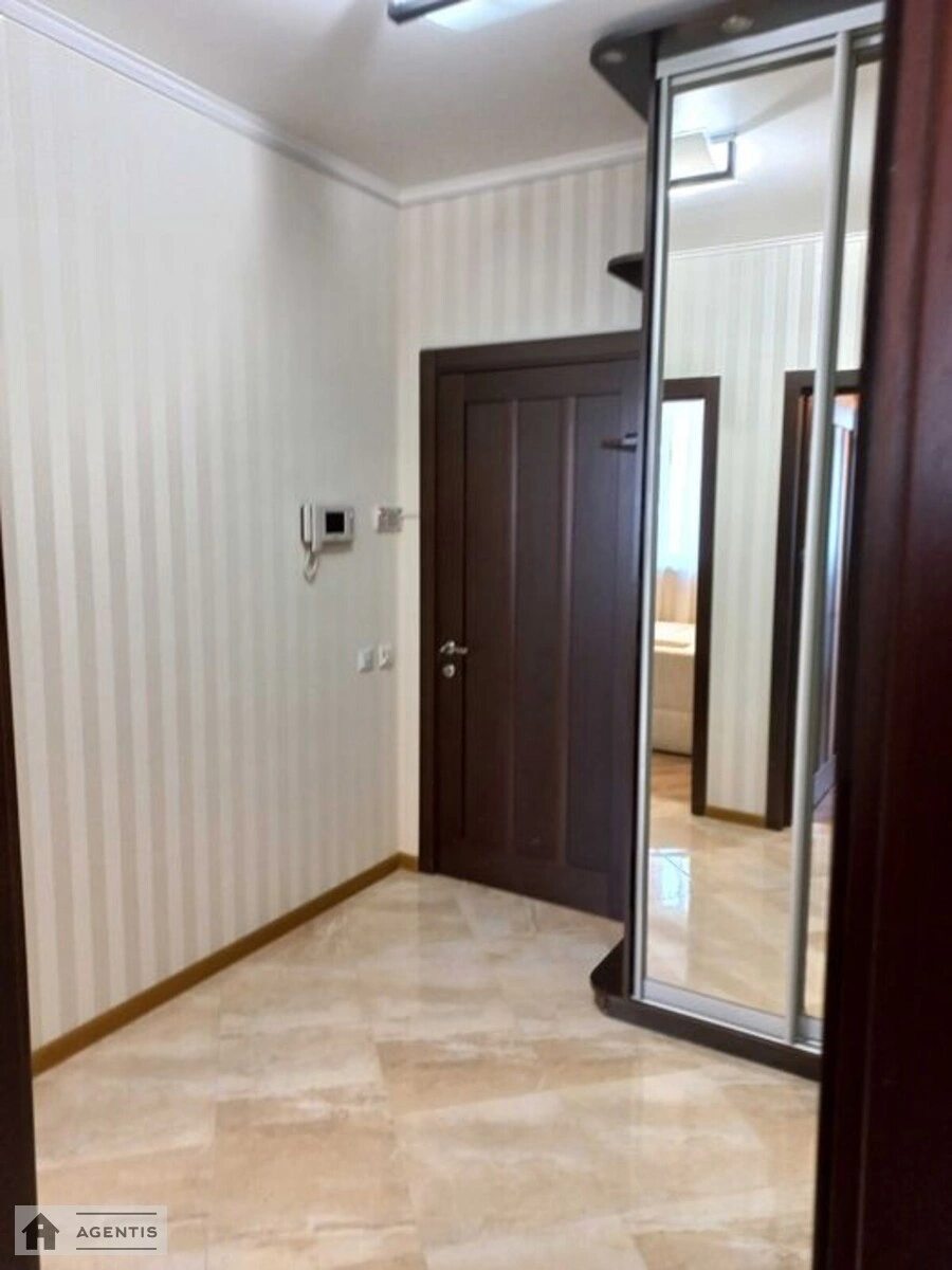 Сдам квартиру 2 комнаты, 50 m², 9 эт./25 этажей. 9, Єлизавети Чавдар вул., Киев. 