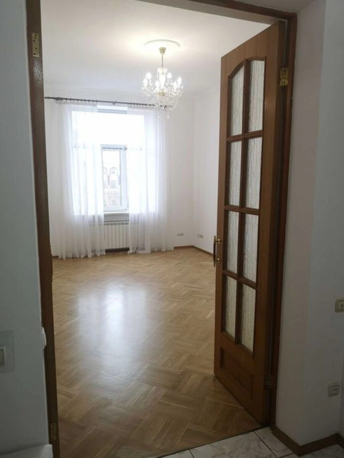 Здам квартиру 2 кімнати, 70 m², 6 пов./6 поверхів. 3, Банкова 3, Київ. 