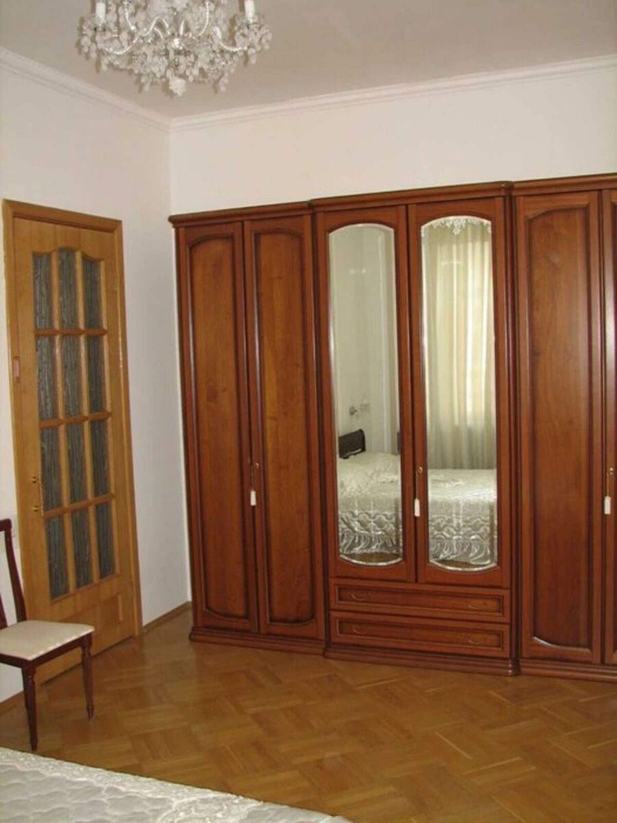 Здам квартиру 2 кімнати, 70 m², 6 пов./6 поверхів. 3, Банкова 3, Київ. 