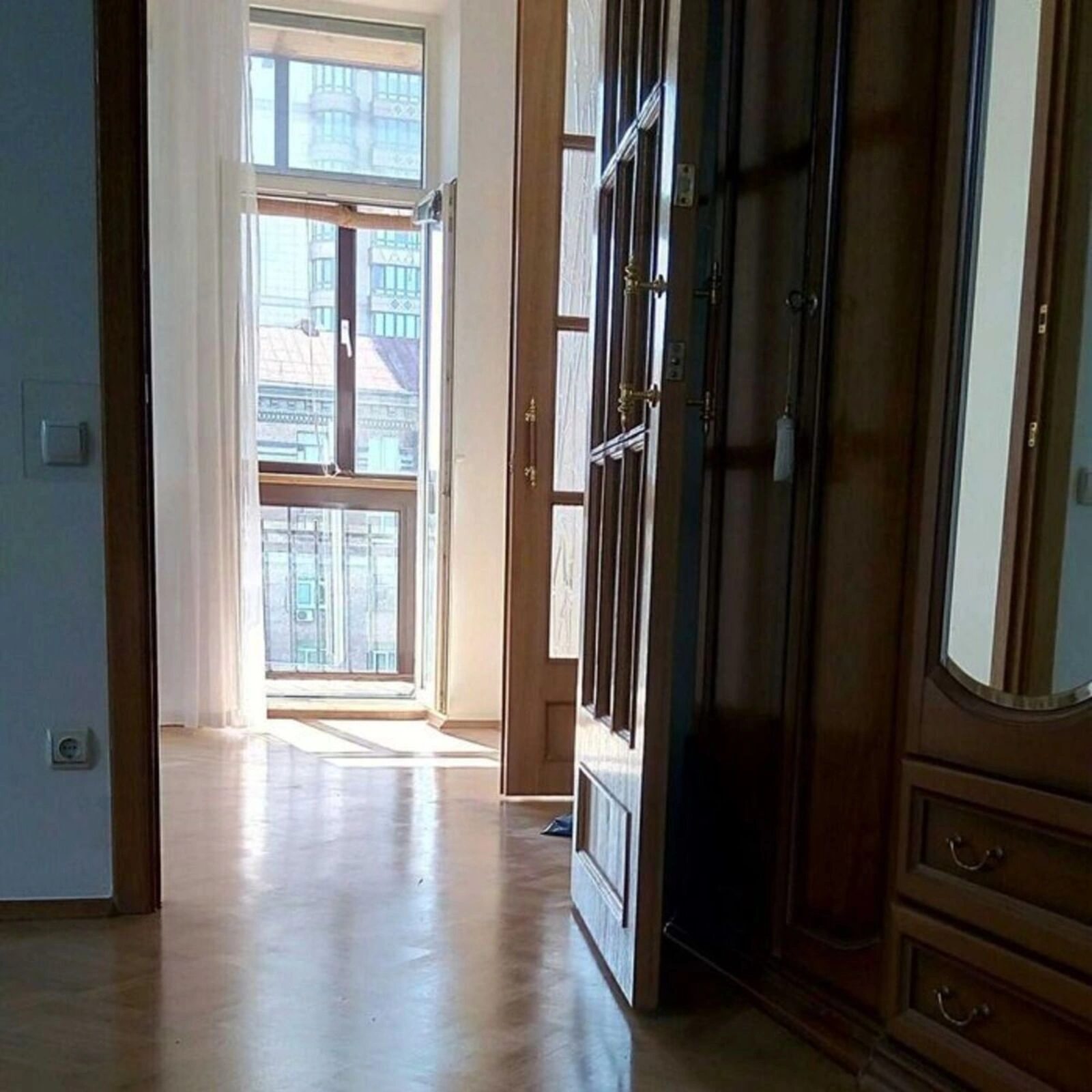 Apartment for rent 2 rooms, 70 m², 6th fl./6 floors. 3, Bankova 3, Kyiv. 