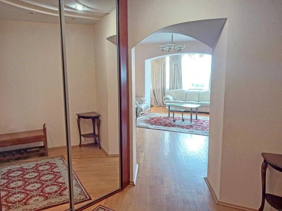 Apartment for rent 4 rooms, 126 m², 14th fl./22 floors. 21, Lesi Ukrayinky 21, Kyiv. 