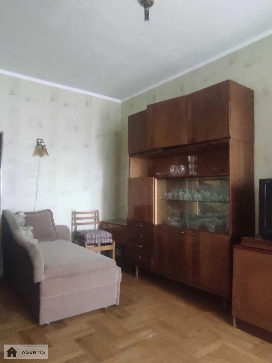 Сдам квартиру 2 комнаты, 52 m², 7 эт./9 этажей. 3, Армянская 3, Киев. 