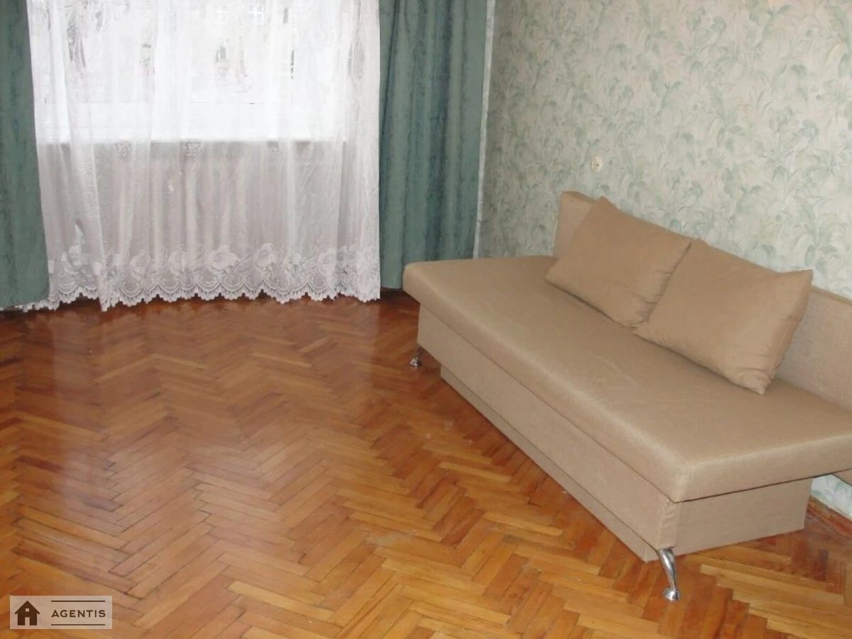 Apartment for rent 2 rooms, 61 m², 3rd fl./5 floors. Beresteyskyy prosp. Peremohy, Kyiv. 