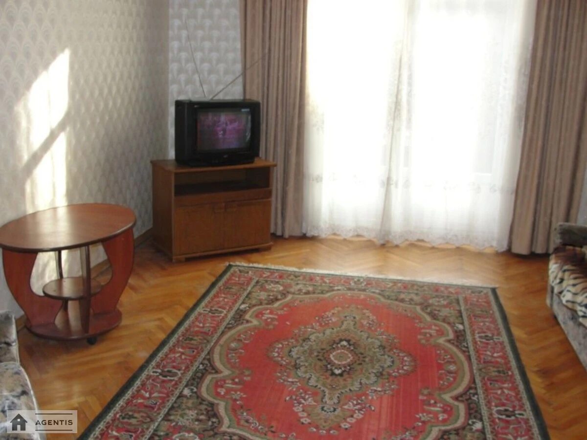 Apartment for rent 2 rooms, 61 m², 3rd fl./5 floors. Beresteyskyy prosp. Peremohy, Kyiv. 