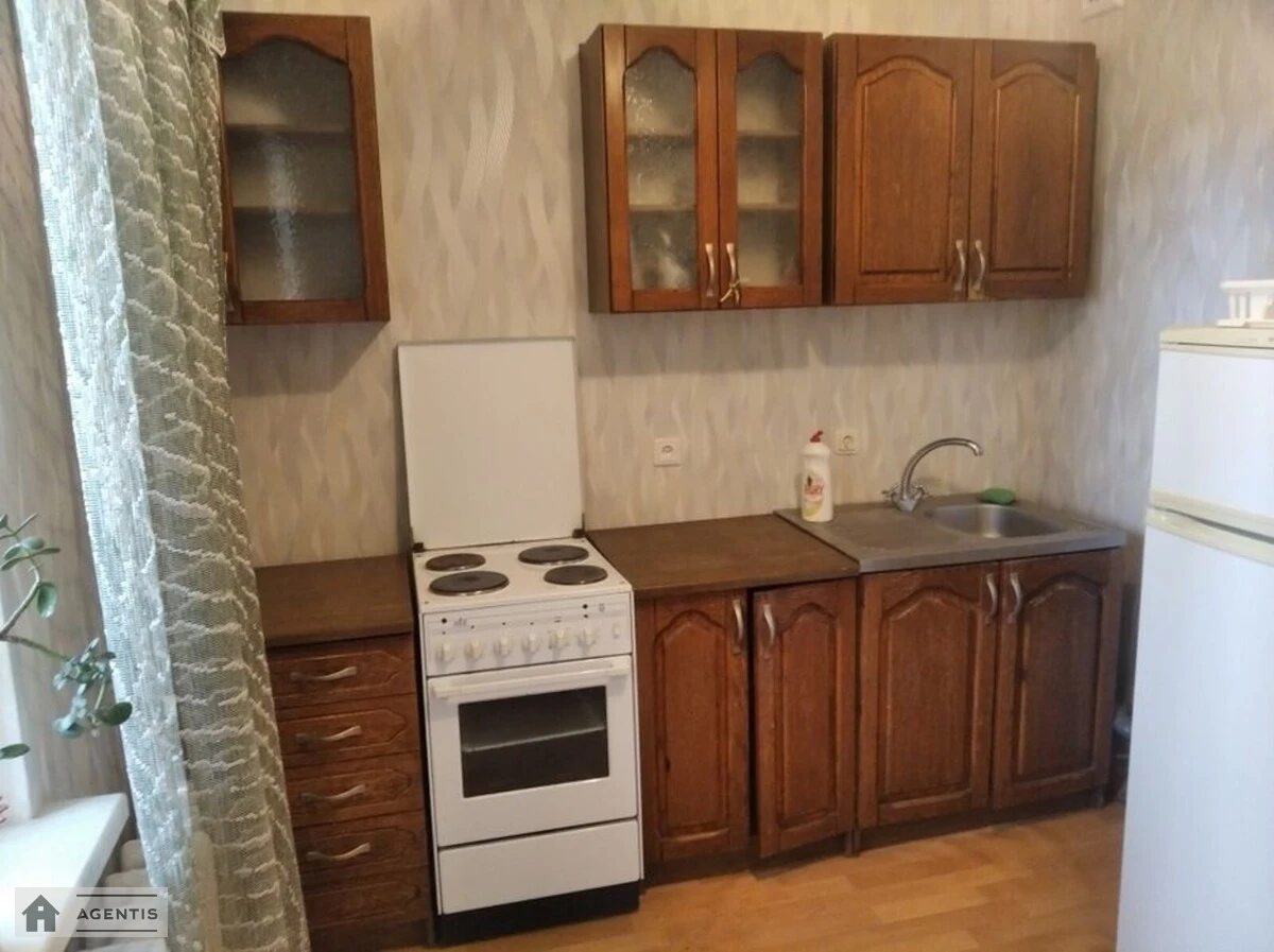 Apartment for rent 1 room, 45 m², 2nd fl./16 floors. 16, Urlivska 16, Kyiv. 