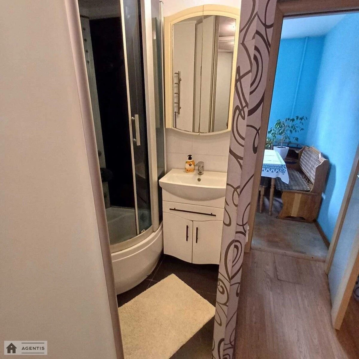 Apartment for rent 1 room, 30 m², 1st fl./5 floors. 18, Sobornosti prosp. Vozzyednannya, Kyiv. 