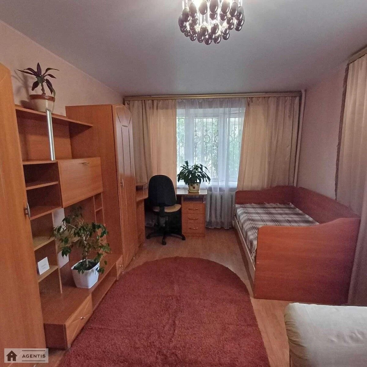 Apartment for rent 1 room, 30 m², 1st fl./5 floors. 18, Sobornosti prosp. Vozzyednannya, Kyiv. 