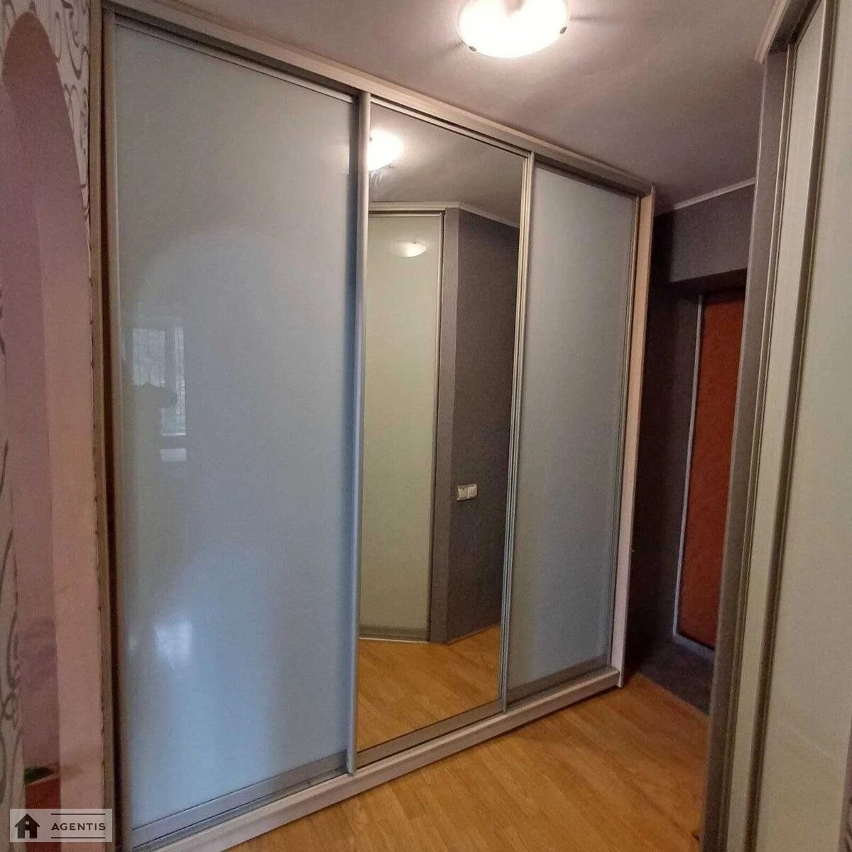 Здам квартиру 1 кімната, 30 m², 1 пов./5 поверхів. 18, Соборності просп. (Воззєднання), Київ. 