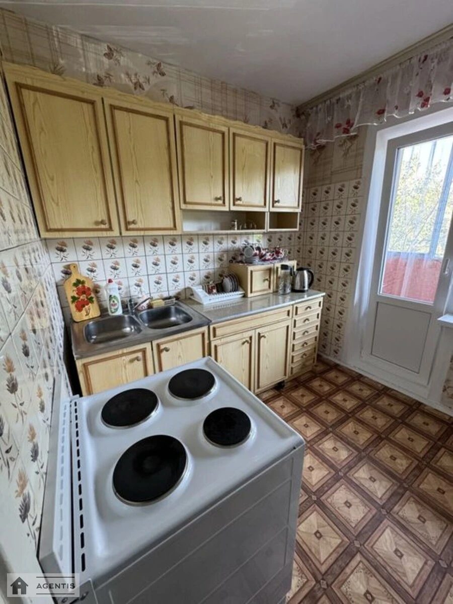 Здам квартиру 2 кімнати, 50 m², 3 пов./16 поверхів. 3, Костянтина Данькевича вул., Київ. 