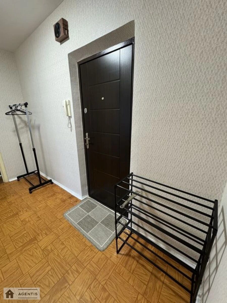 Apartment for rent 2 rooms, 50 m², 3rd fl./16 floors. 3, Kostyantyna Dankevycha vul., Kyiv. 