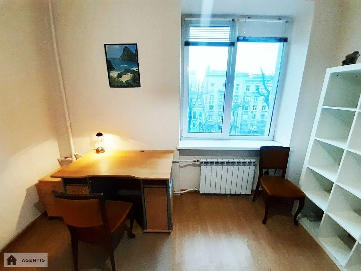 Apartment for rent 2 rooms, 64 m², 4th fl./5 floors. 3, Ivana Mazepy vul., Kyiv. 