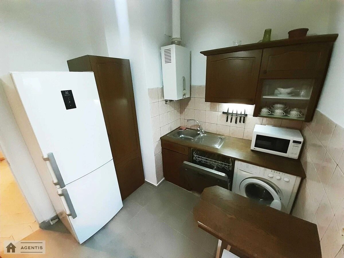 Здам квартиру 2 кімнати, 64 m², 4 пов./5 поверхів. 3, Івана Мазепи вул., Київ. 