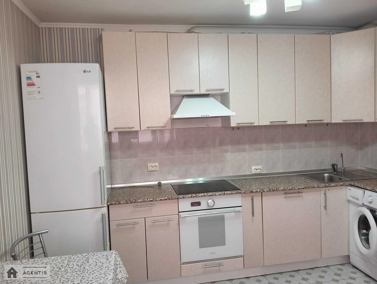 Сдам квартиру 1 комната, 54 m², 18 эт./21 этаж. 12, Братства тарасівців вул. (Декабристів), Киев. 