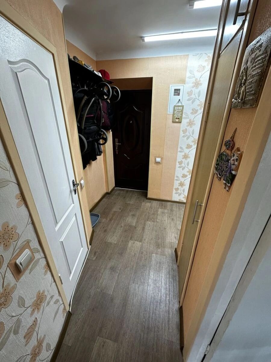 Продаж квартири 2 кімнати, 43 m², 3 пов./5 поверхів. Фортечний (кіровський), Кропивницький. 