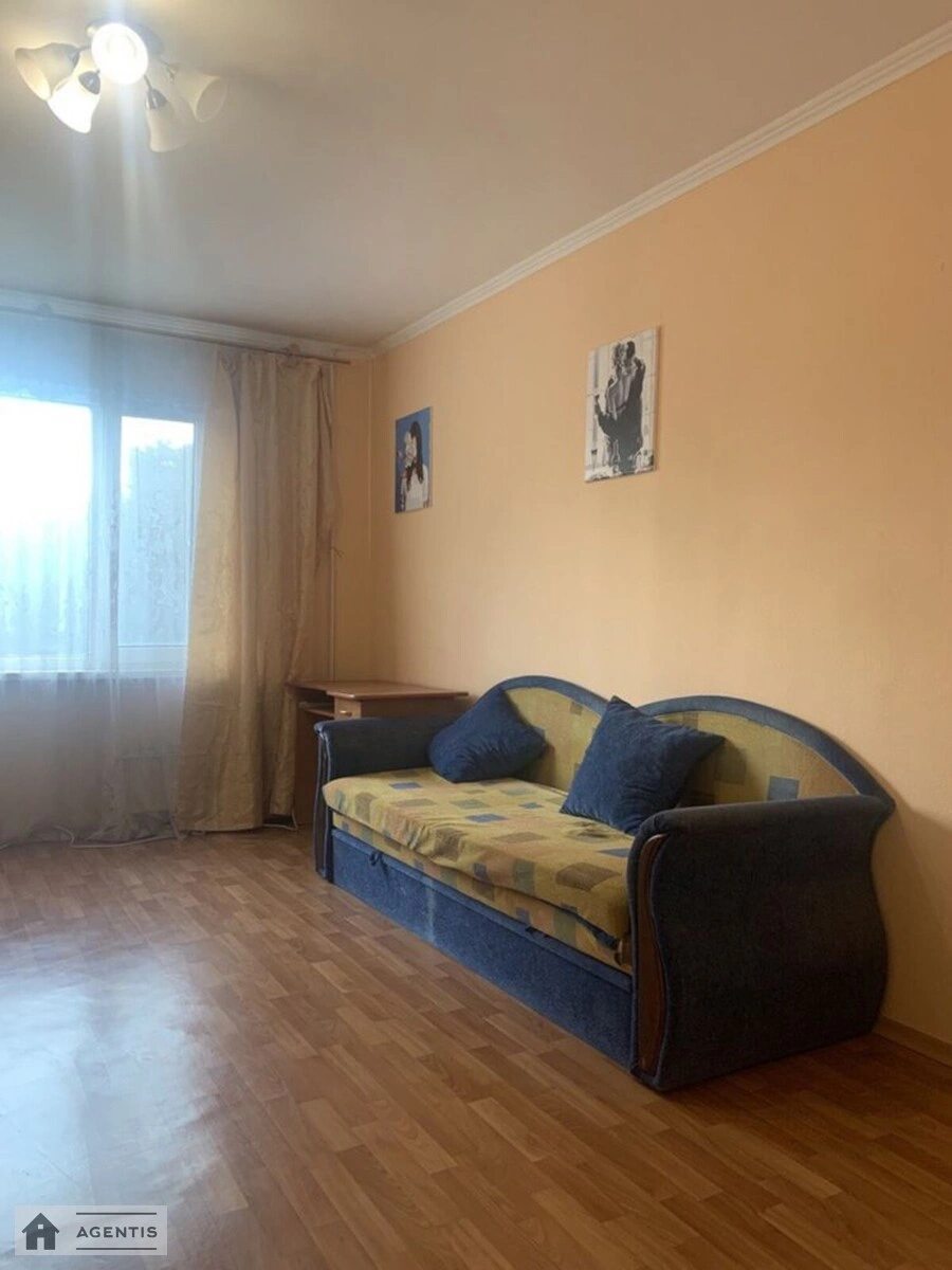 Сдам квартиру 2 комнаты, 55 m², 2 эт./14 этажей. 13, Миропольская 13, Киев. 