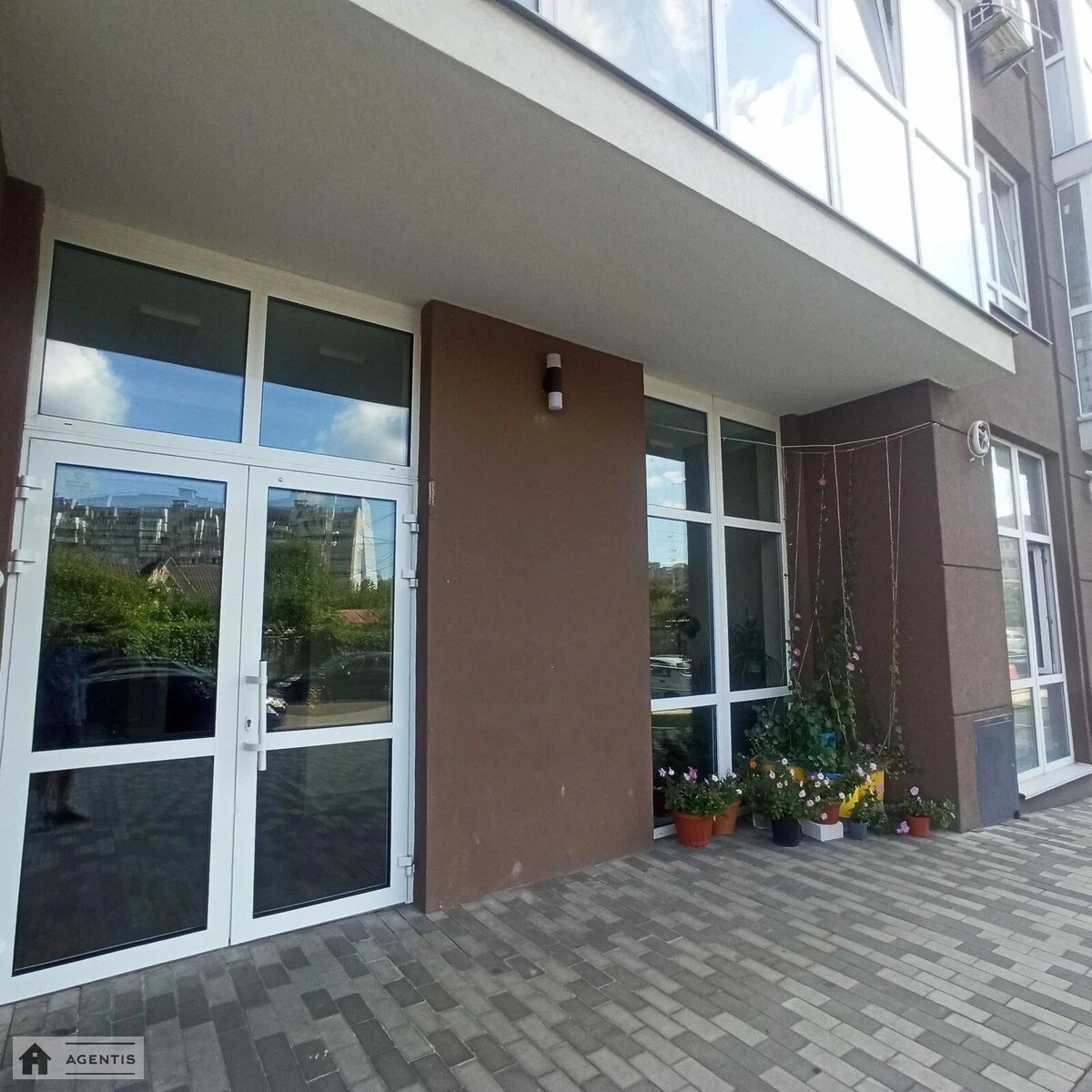 Сдам квартиру 1 комната, 30 m², 22 эт./25 этажей. 14, Гродненская 14, Киев. 