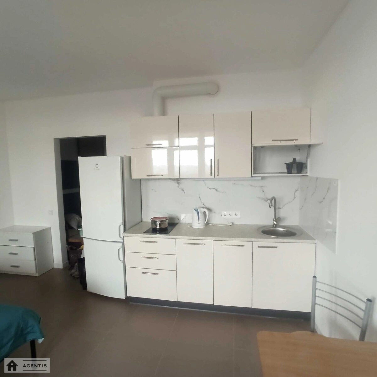 Сдам квартиру 1 комната, 30 m², 22 эт./25 этажей. 14, Гродненская 14, Киев. 