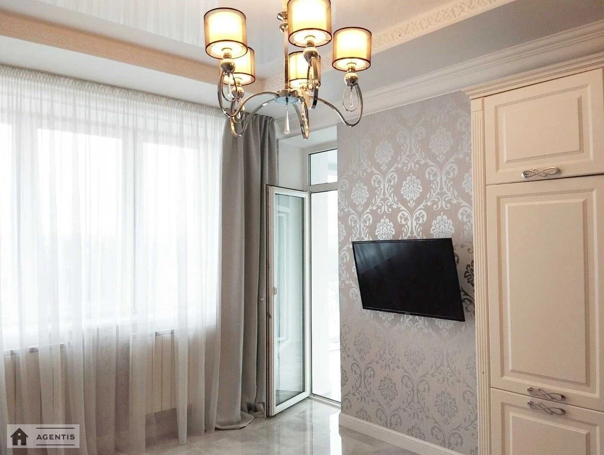 Apartment for rent 3 rooms, 85 m², 6th fl./9 floors. 3, Obolonska Naberezhna 3, Kyiv. 