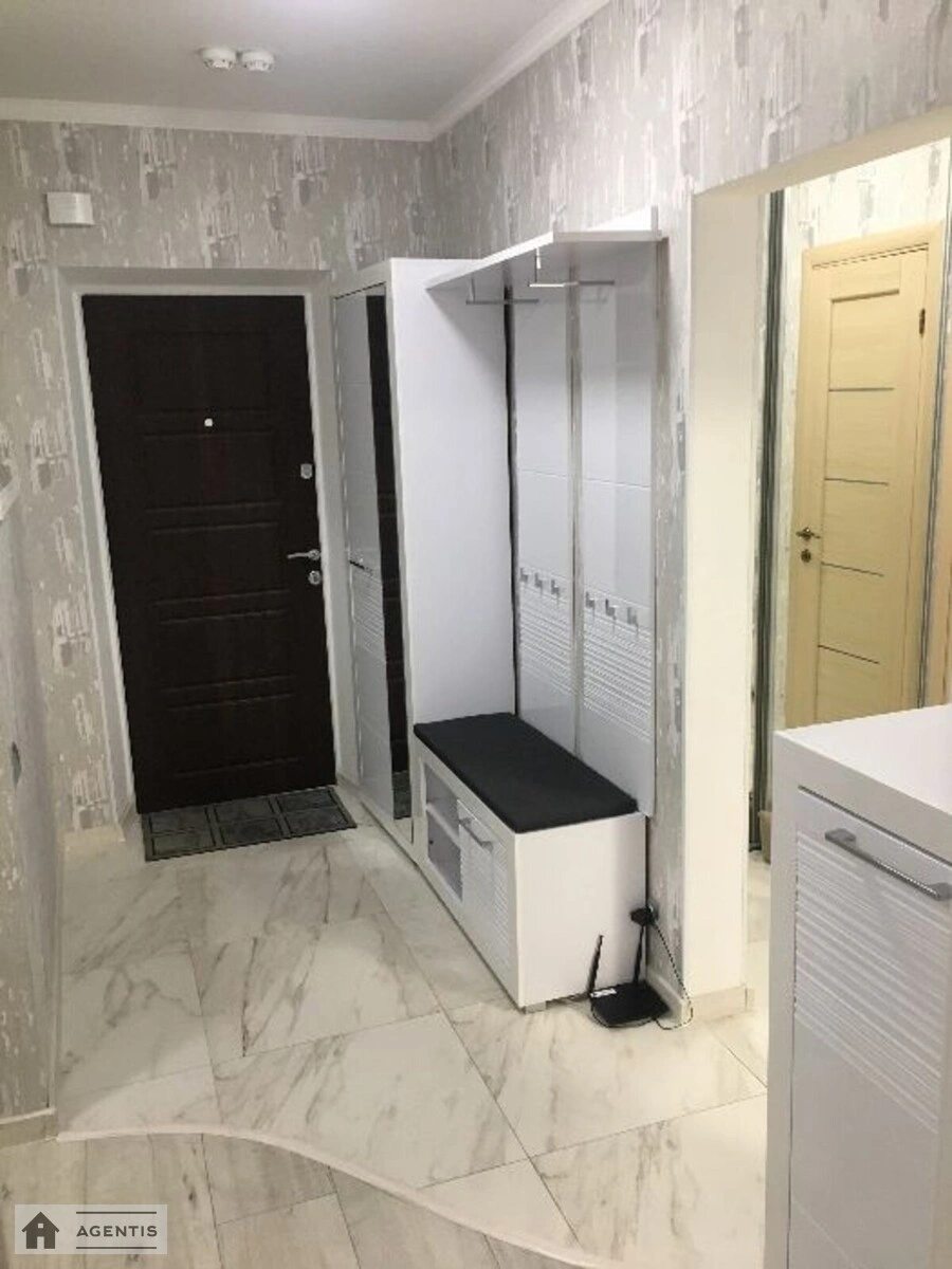 Здам квартиру 1 кімната, 53 m², 10 пов./25 поверхів. 1, Хорольська 1, Київ. 