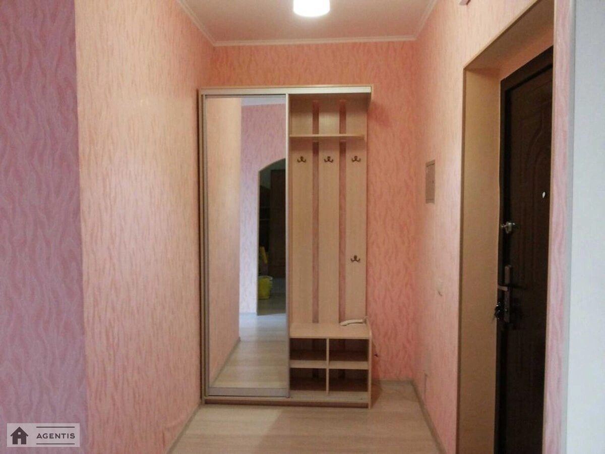 Здам квартиру 1 кімната, 41 m², 9 пов./24 поверхи. 6, Драгоманова 6, Київ. 