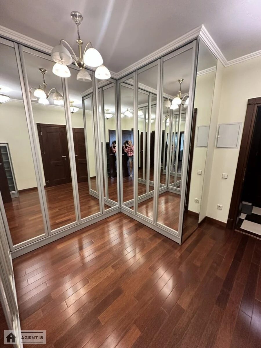 Здам квартиру 5 кімнат, 168 m², 12 пов./25 поверхів. Голосіївська, Київ. 