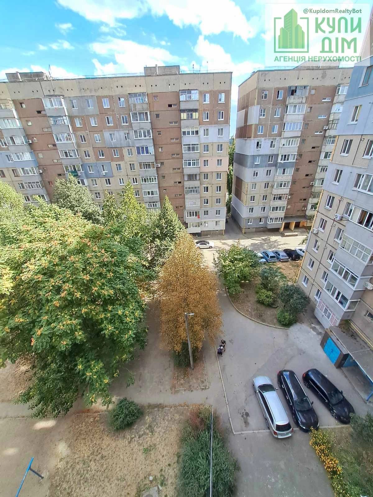 Продаж квартири 2 кімнати, 51 m², 7 пов./10 поверхів. Подільський (ленінський), Кропивницький. 