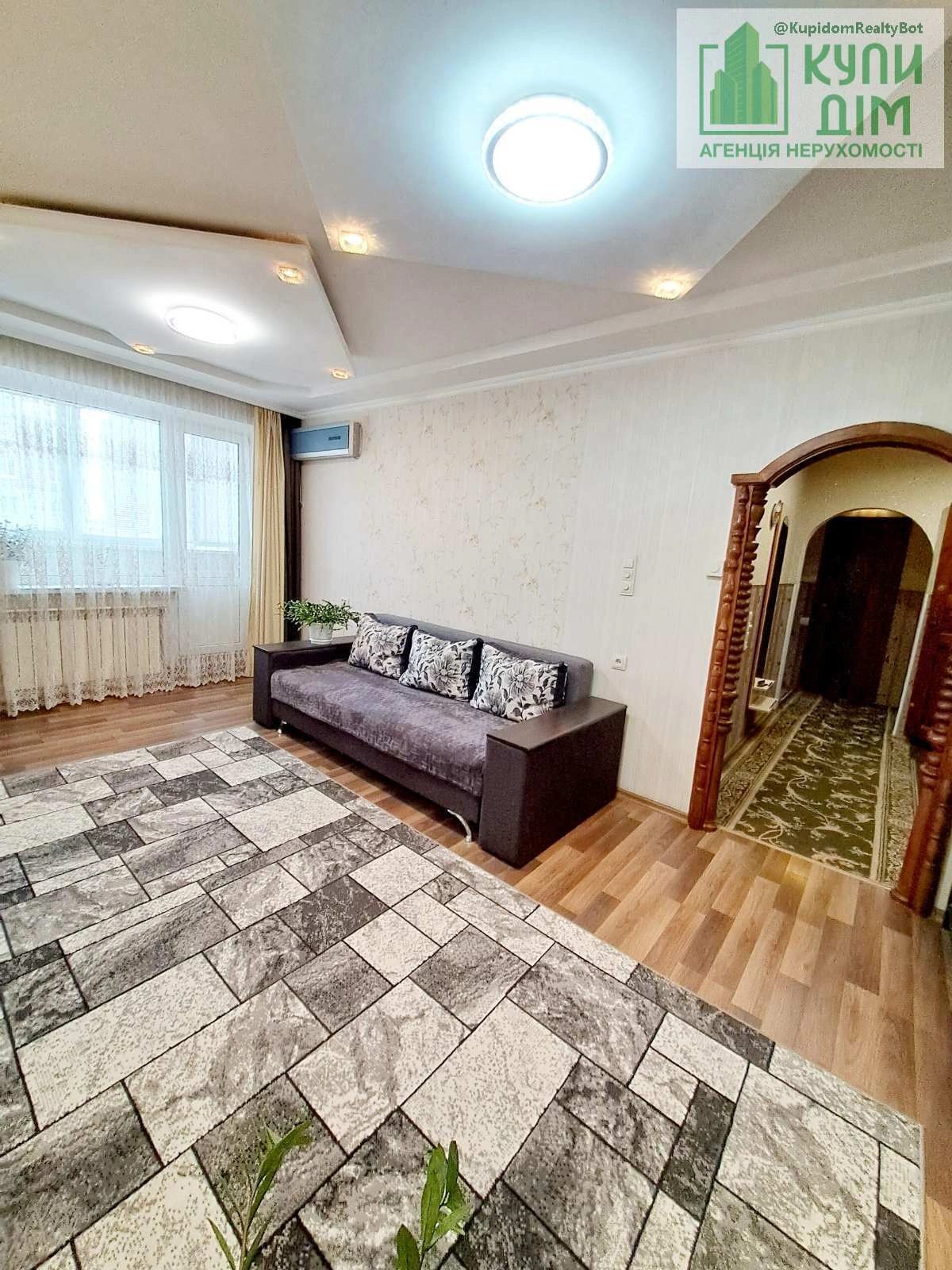 Продаж квартири 2 кімнати, 51 m², 7 пов./10 поверхів. Подільський (ленінський), Кропивницький. 