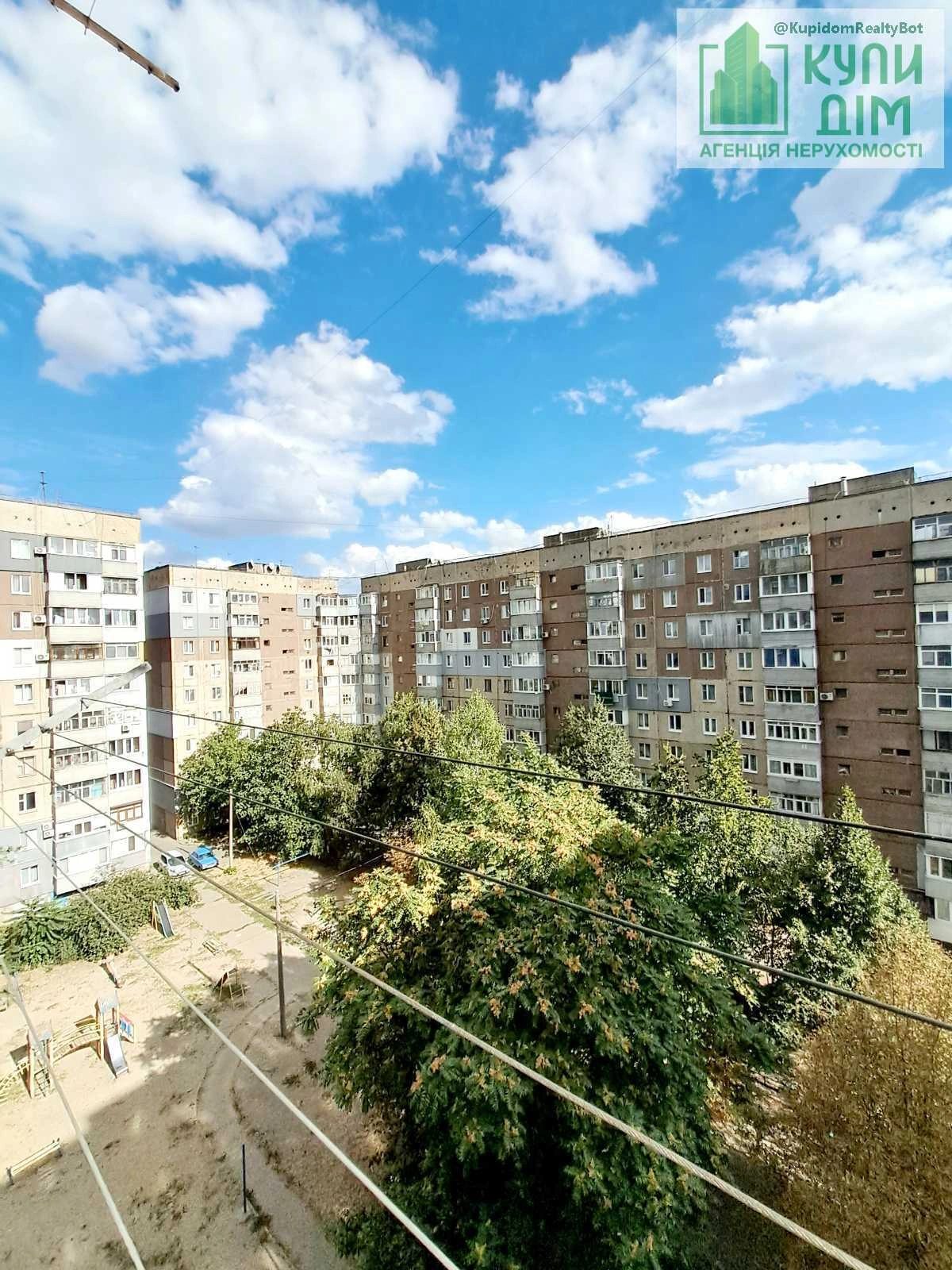 Продаж квартири 2 кімнати, 51 m², 7 пов./10 поверхів. Подільський (ленінський), Кропивницький. 